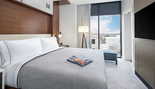 Suite, 1 cama de matrimonio grande, accesible para personas con discapacidad (Roll-In Shower)