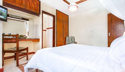 Habitación doble superior, 1 cama de matrimonio, vistas a la piscina