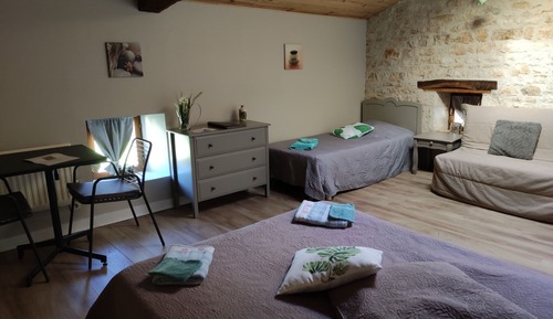 Habitación triple (Lezay)