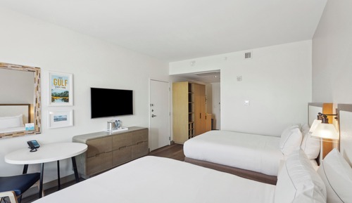 Habitación, 2 camas de matrimonio, accesible para personas con discapacidad, bañera (Mobility)