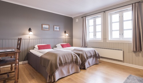 Habitación con 2 camas individuales, vistas al mar