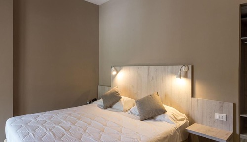 Habitación clásica con 1 cama doble o 2 individuales, vistas a la montaña