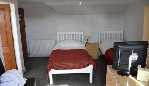 Habitación con 2 camas individuales