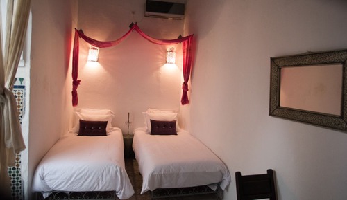 Habitación estándar con 1 cama doble o 2 individuales