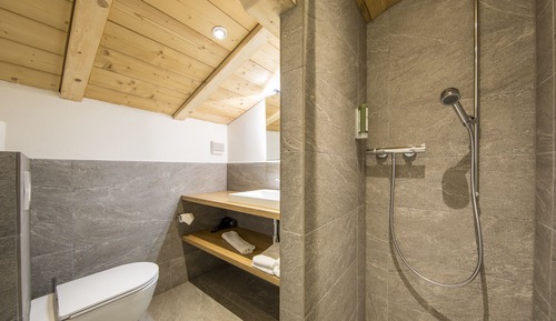 Habitación básica doble, 1 cama de matrimonio, vistas a la montaña, en edificio anexo