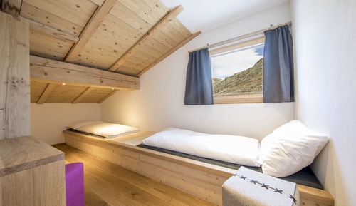 Habitación cuádruple básica, varias camas, en edificio anexo