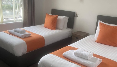 Habitación ejecutiva con 2 camas individuales, baño privado