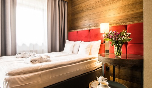 Classic Economy (Przejscie do strefy ogolnodostępnej przebiega przez podziemny garaz)