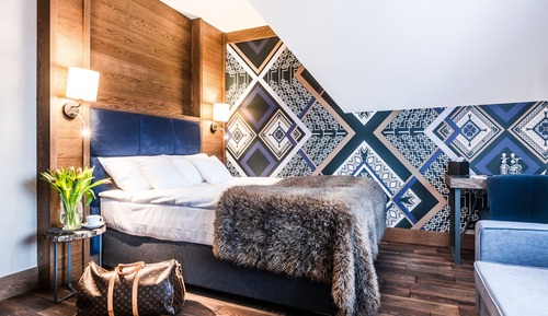 Comfort Economy (Przejscie do strefy ogolnodostępnej przebiega przez podziemny garaz)