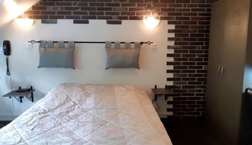 Habitación superior con 1 cama doble o 2 individuales, 2 camas individuales