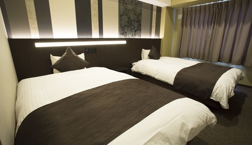 Habitación cuádruple económica