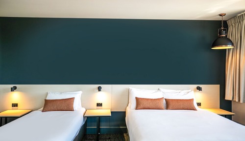 Estudio, varias camas