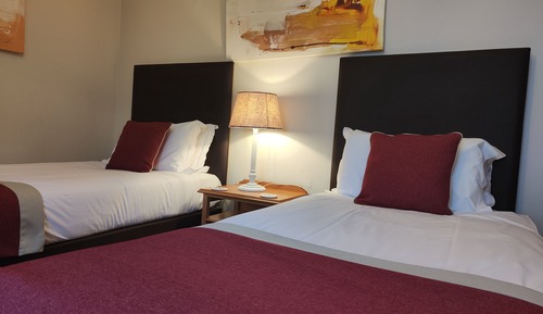 Habitación con 2 camas individuales