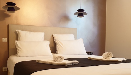 2 bedroom suite for 4