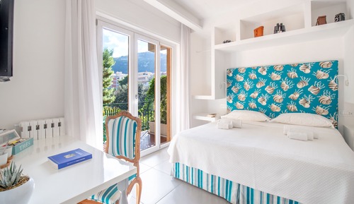 Habitación superior, balcón (102)