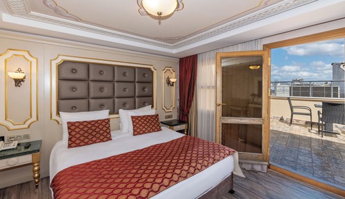 Deluxe Double Room with Terrace