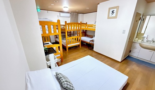 Suite familiar, 2 habitaciones, cocina básica (For 4 - 10 People)