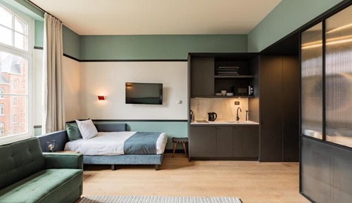 Executive Plus Studio