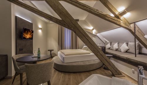 Suite Deluxe, baño privado, vistas a la ciudad (Hochzeits Suite)