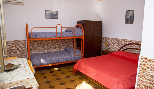 Bungalow económico, varias camas