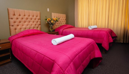 Habitación con 2 camas individuales