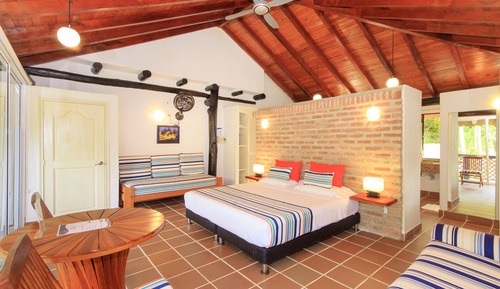 Suite, varias camas, balcón