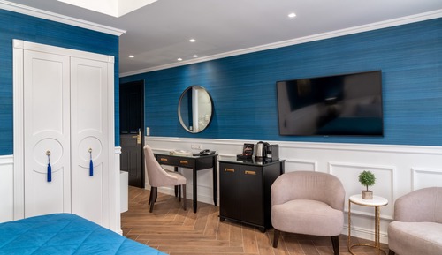 Suite superior, 1 cama de matrimonio grande, sauna, vistas a la ciudad