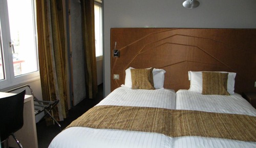 Habitación superior con 2 camas individuales (Shower with hydromassage jets)