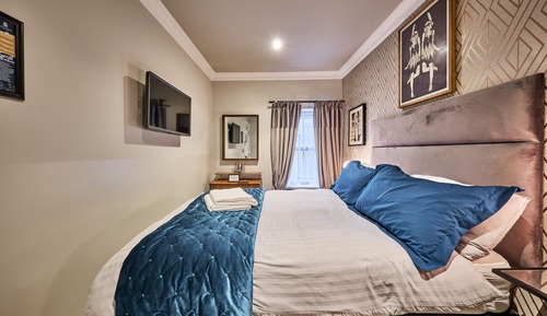 Double Room, Private Bathroom (Room 8)