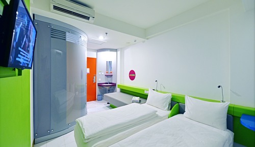 Habitación con 2 camas individuales, vistas a la ciudad