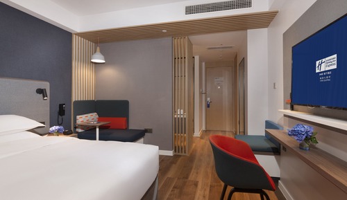 Habitación estándar, 1 cama de matrimonio grande, balcón, vistas a la montaña