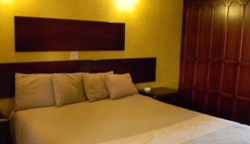 Basic Triple Room, Multiple Beds