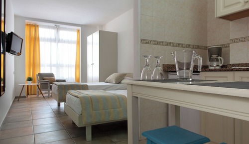 Habitación económica con 2 camas individuales, vistas a la ciudad