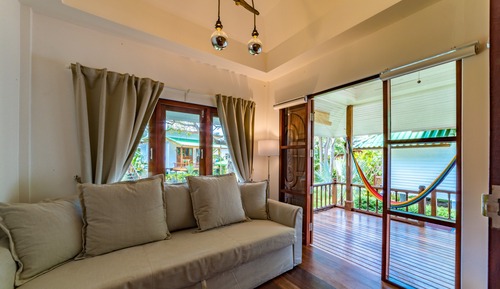 Villa Confort, 1 cama de matrimonio grande con sofá cama, vistas al jardín, en la zona del jardín