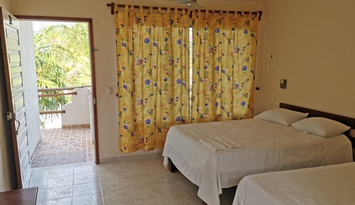 Habitación económica, vistas a la playa