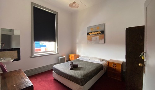 Habitación básica doble (Room 11- Double Room, Shared Bathroom)