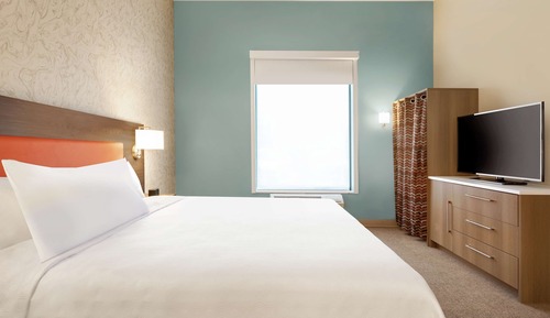 Suite, 1 cama de matrimonio grande (Mobility & Hearing, Roll-in Shower)