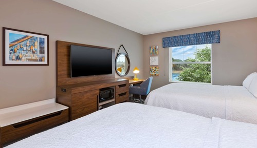 Habitación, 2 camas de matrimonio, accesible para personas con discapacidad, bañera (Hearing)