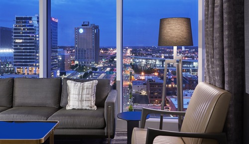 Suite, 1 cama de matrimonio grande, en esquina