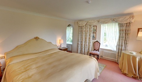 Habitación, varias camas