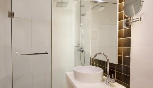 Habitación, 1 cama de matrimonio grande, vistas a la ciudad (Residential)