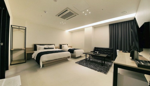 Habitación Deluxe (1 Double Bed, 1 Single Bed)