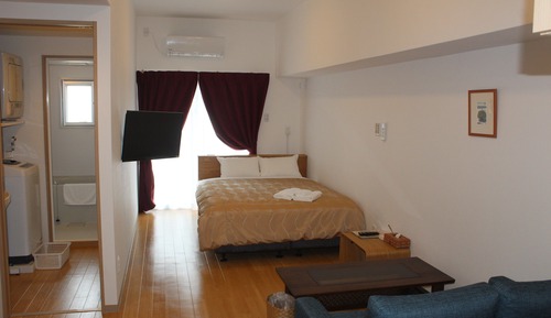 Estudio básico, 1 cama doble