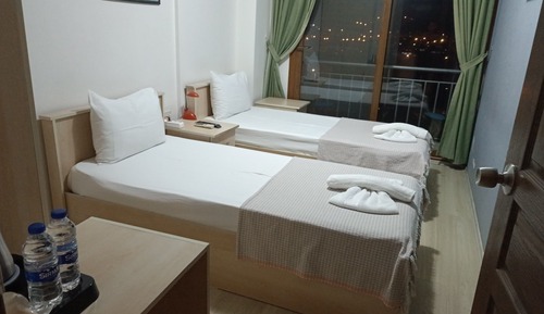 Habitación con 2 camas individuales