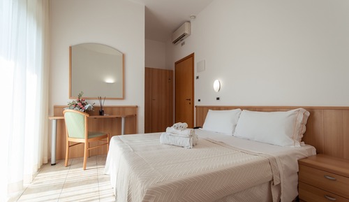 Habitación Confort con 1 cama doble o 2 individuales