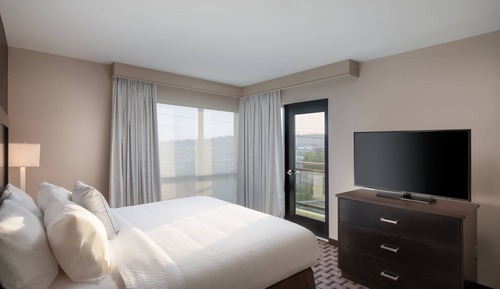 Suite, 1 habitación, balcón (Mobility/Hearing Accessible, Tub)