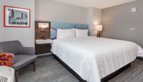 Habitación, 1 cama de matrimonio grande, accesible para personas con discapacidad (Roll-In Shower)