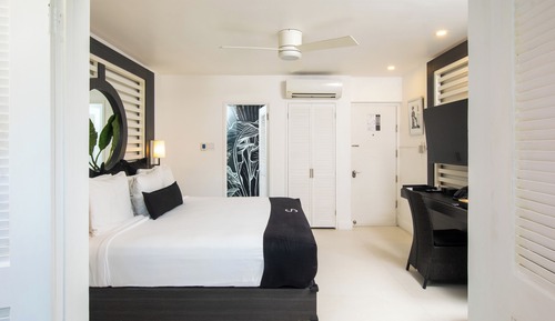 Suite (Mini King Suite (Non Ocean View))