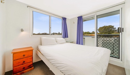 Family Houseboat, 4 Bedrooms (Kea Lea)