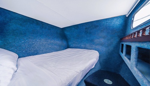 Houseboat, 2 Bedrooms (Seaview)